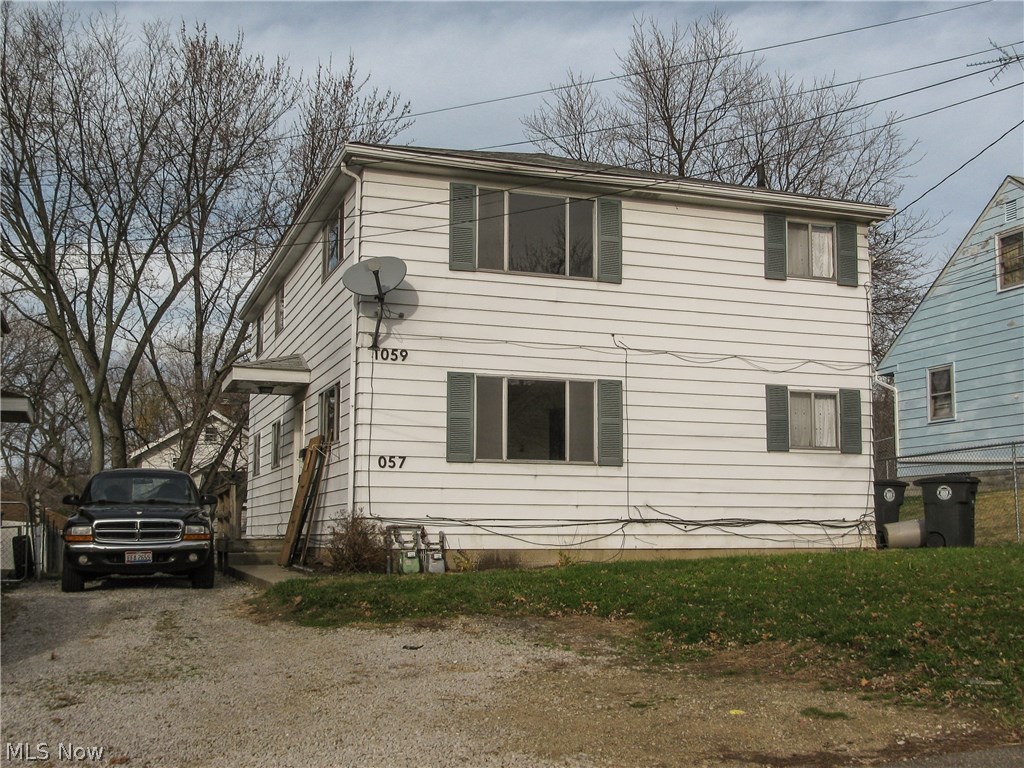 Three bedroom unit with newly remodeled bathroom, dining room, washer dryer hook up in the apartment, and all brand new appliances. Nice roomy apartment in a duplex tucked away on dead end road. Rent $575, deposit required, application required, immediate occupancy available.