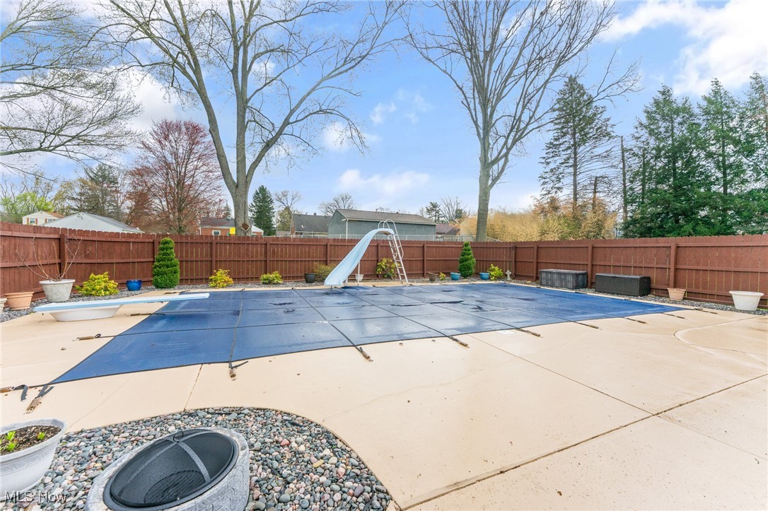 321 Hillcrest Avenue, Hubbard, Ohio image 2