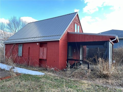 Photo of 14121 Russell Drive, Petersburg, OH 44454 (MLS # 5190656)