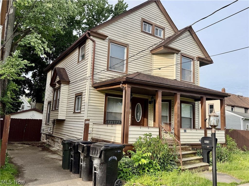 Photo of 828 Broad Street, Elyria, OH 44035 (MLS # 5212049)