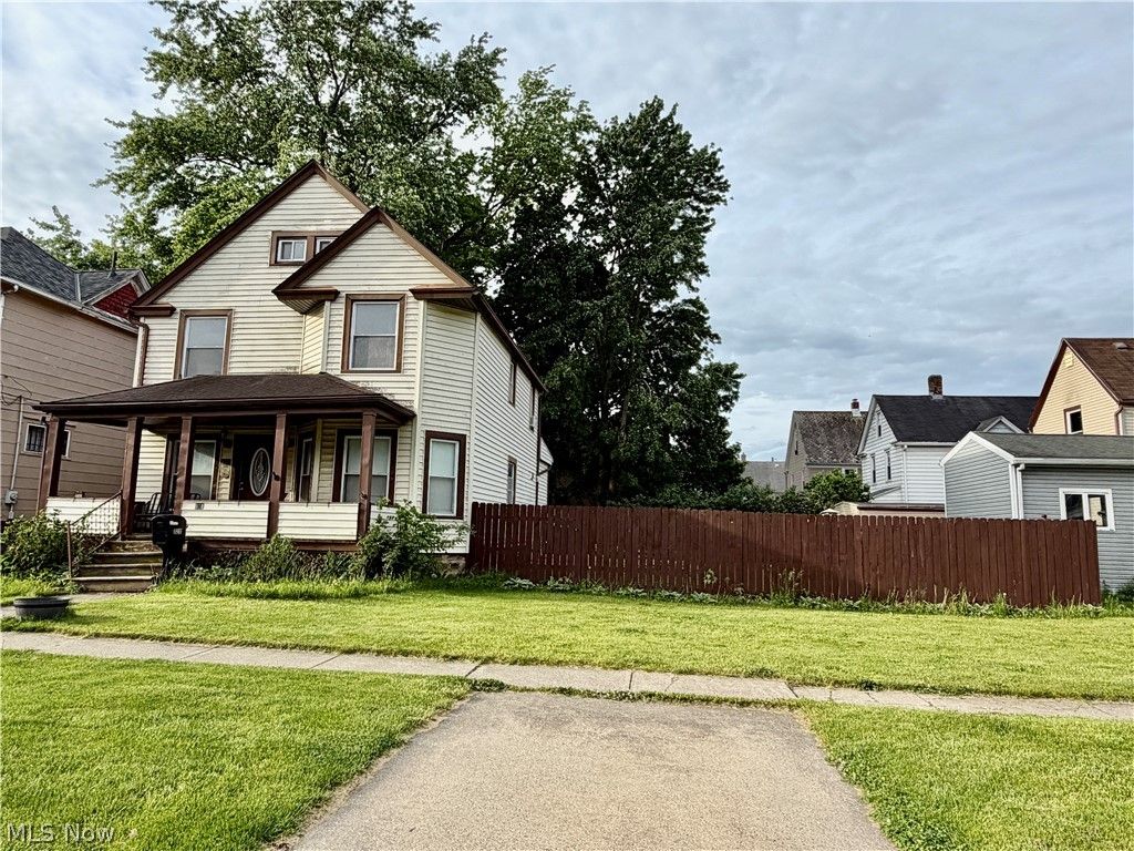 Photo of 828 Broad Street, Elyria, OH 44035 (MLS # 5212049)