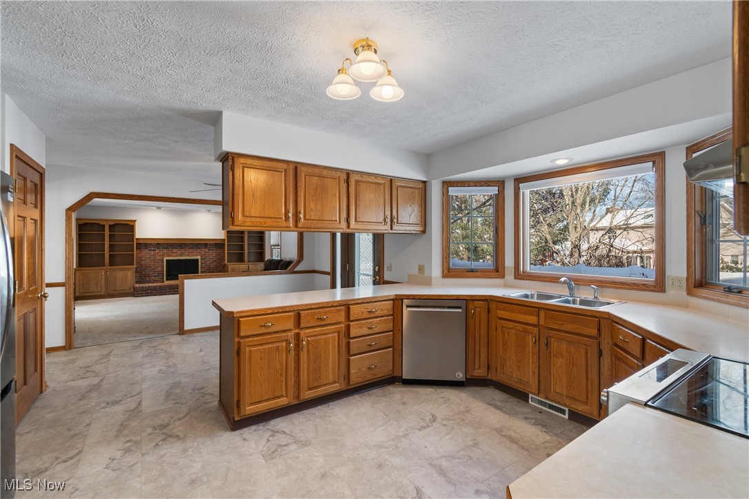 Williamsburg Village Estates - Residential