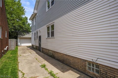 Duplex in Cleveland OH 18039 Neff Road 35.jpg