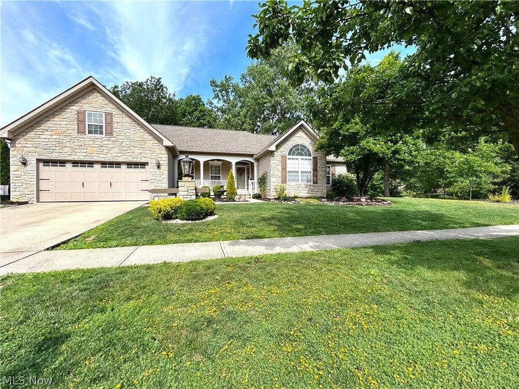 Photo of 1052 Arrowhead Drive, Vermilion, OH 44089 (MLS # 5221779)