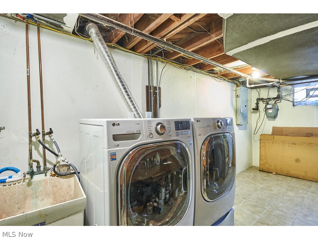 Merriman Manor - Residential