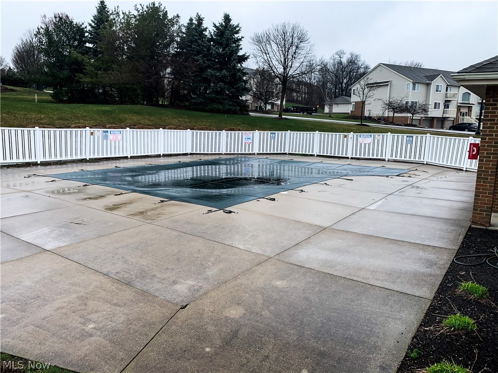 Brookledge Commons Condos - Residential