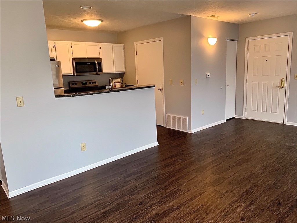 Brookledge Commons Condos - Residential