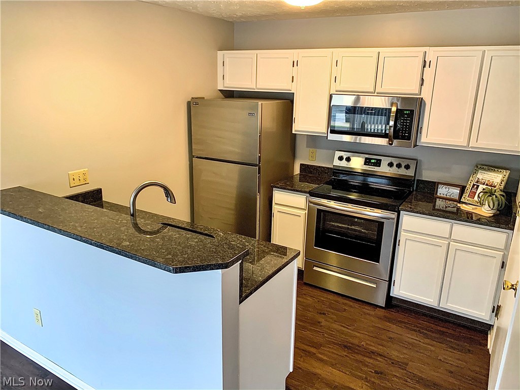 Brookledge Commons Condos - Residential