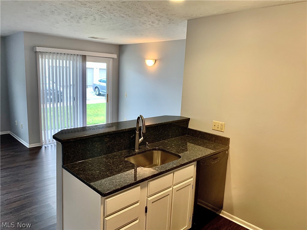 Brookledge Commons Condos - Residential