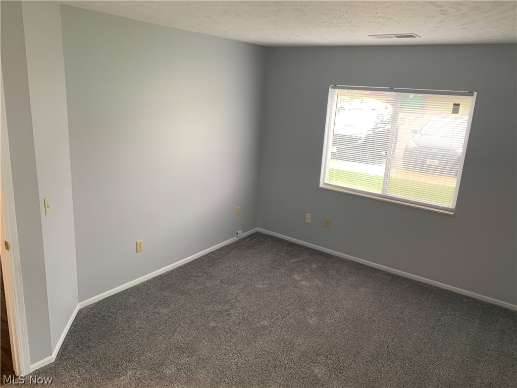 Brookledge Commons Condos - Residential