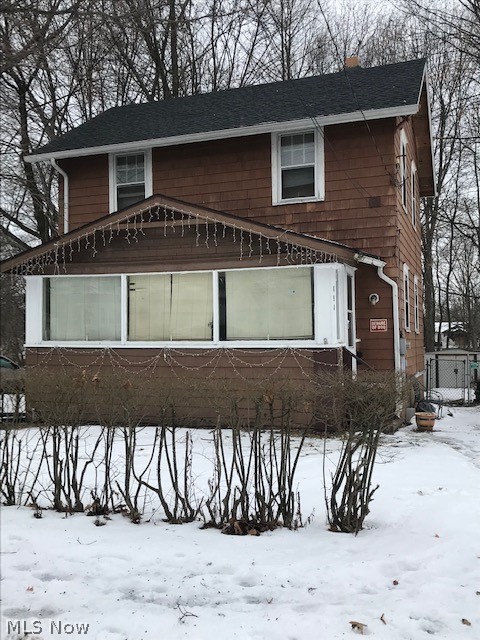 Great investment opportunity. 3 bedroom 1 bathroom colonial in Akron