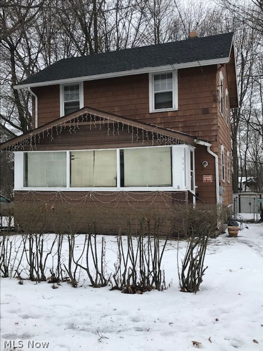 Great investment opportunity. 3 bedroom 1 bathroom colonial in Akron