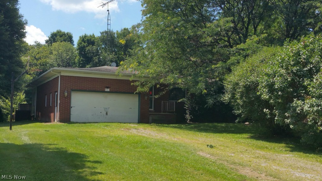 Bring your tool belt and bring out the beauty of this three bedroom brick ranch home on nearly half an acre in Salem City School district.