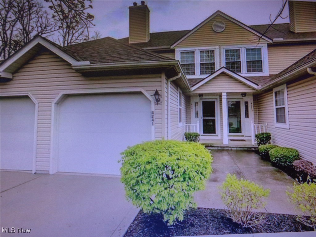 4241 Rolling Hills Drive, Brunswick, Ohio image 1