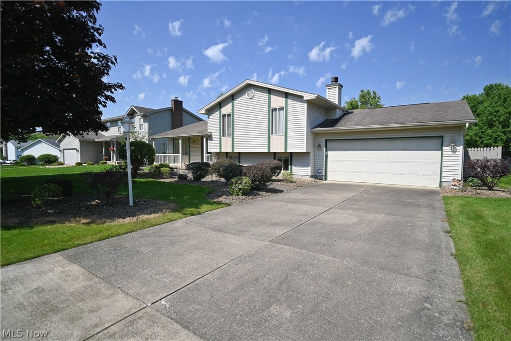 Photo of 3608 Meander Reserve Circle, Canfield, OH 44406 (MLS # 5211429)