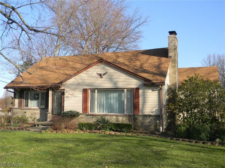 Stately 2-Story 3-bedroom home on corner lot.  Kitchen with island and eat in dining room. Living room with Den that can be used as a 4th Bedroom.  Hardwood floors.  Large upstairs area with 2 Bedrooms, full bath and storage closet. Detached double garage with enclosed breezeway and Garage door opener. Corner lot. Don't miss out on this great opportunity. Use Show Time Link for Showings.