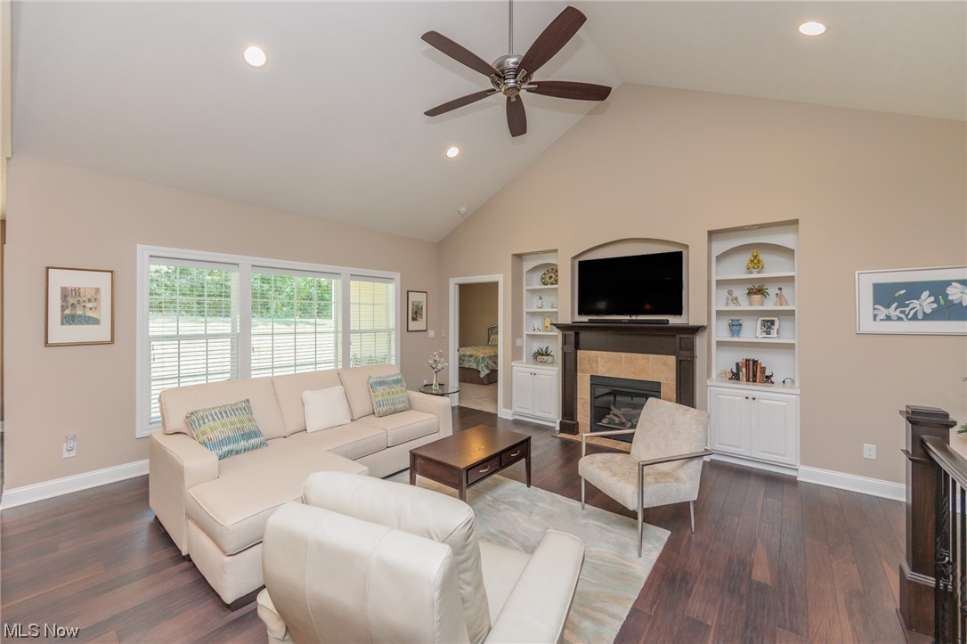 Villas/Taramina - Residential