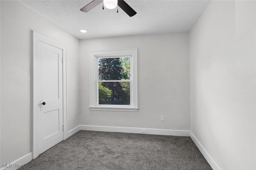 12513 Dove Avenue, Cleveland, Ohio image 25
