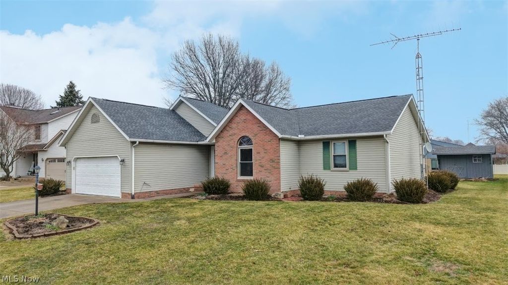 Photo of 489 Oak Avenue, Strasburg, OH 44680 (MLS # 5190760)