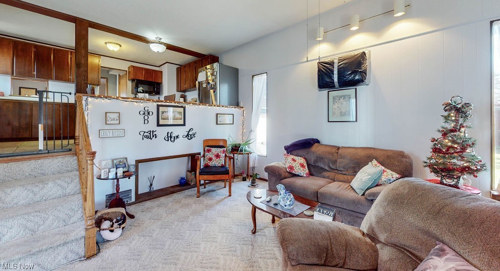 Moris C Black 01 - Residential