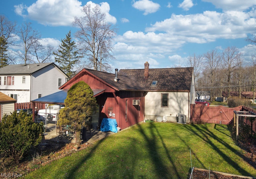 Moris C Black 01 - Residential