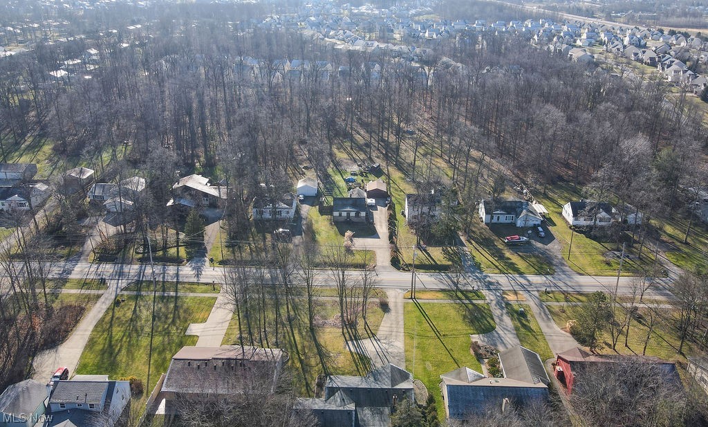 Moris C Black 01 - Residential