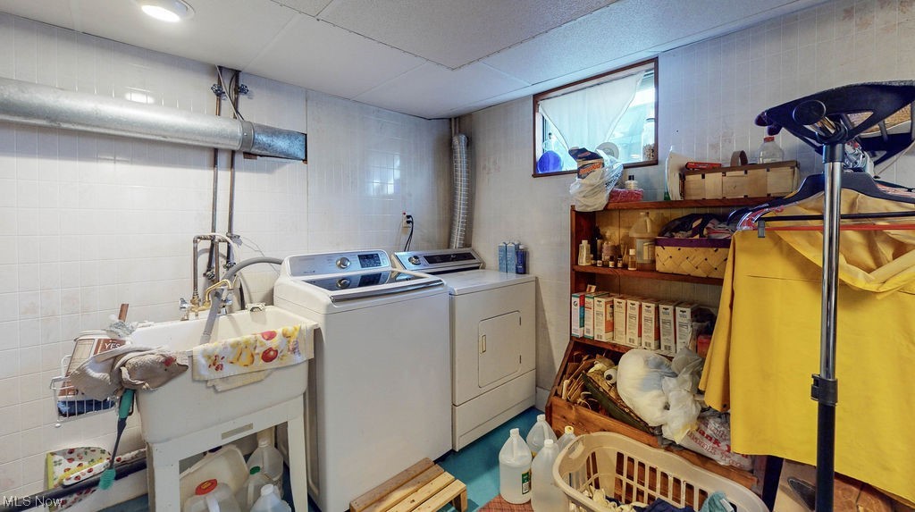 Moris C Black 01 - Residential