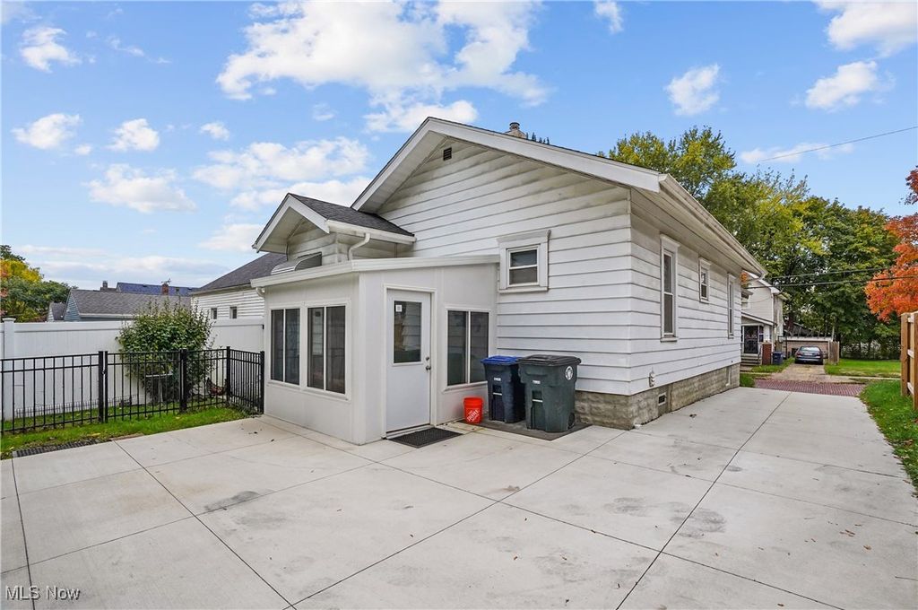 Photo of 1151 Collinwood Avenue, Akron, OH 44310 (MLS # 5165708)
