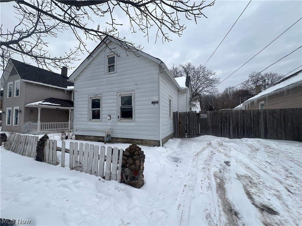 Photo of 3201 W 50th Street, Cleveland, OH 44102 (MLS # 5186053)