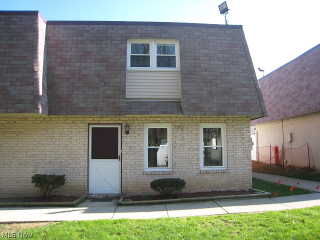 Oxford Heights Condos Ph 04 - Residential