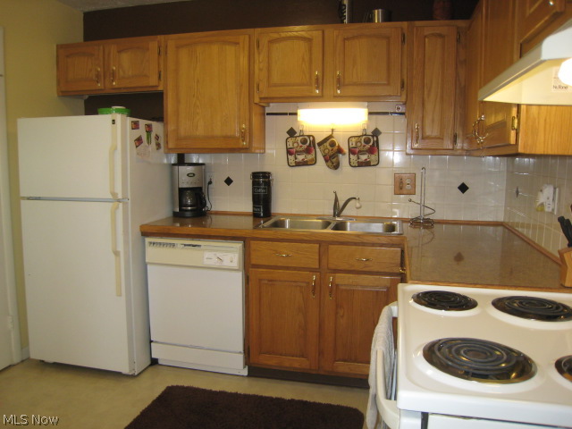 Oxford Heights Condos Ph 04 - Residential