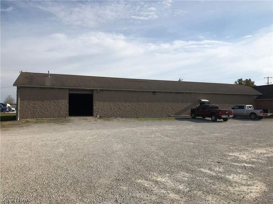 4176 square foot heated warehouse located at a prime location in Wooster, Ohio. Restrooms, truck dock door with edge-of-dock leveler. $2300.00 per month plus utilities.