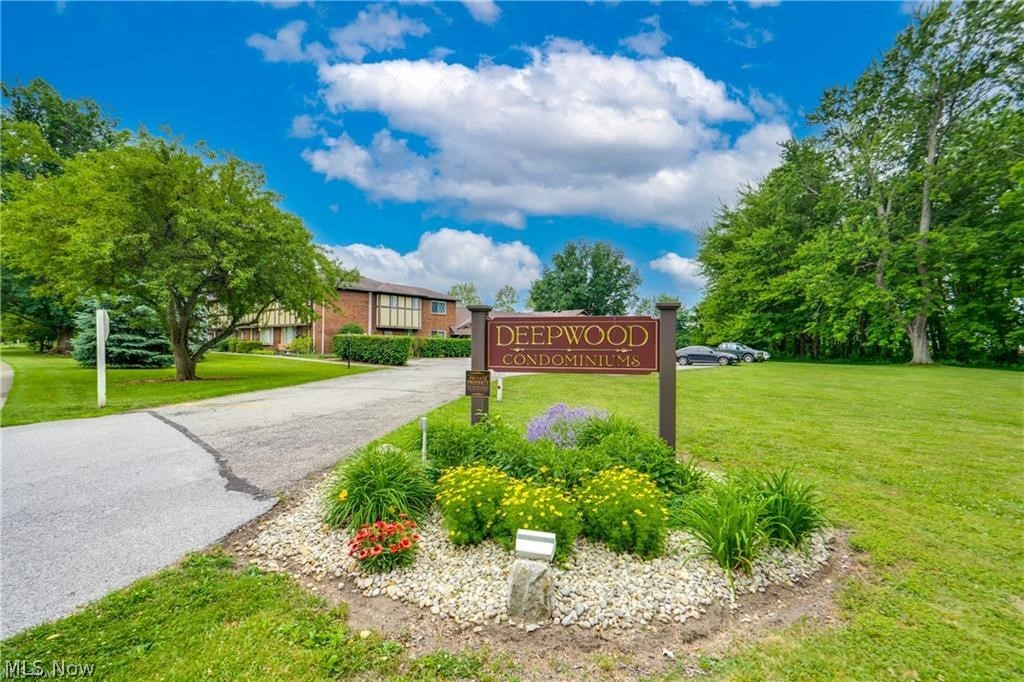 Deepwood Condo - Residential