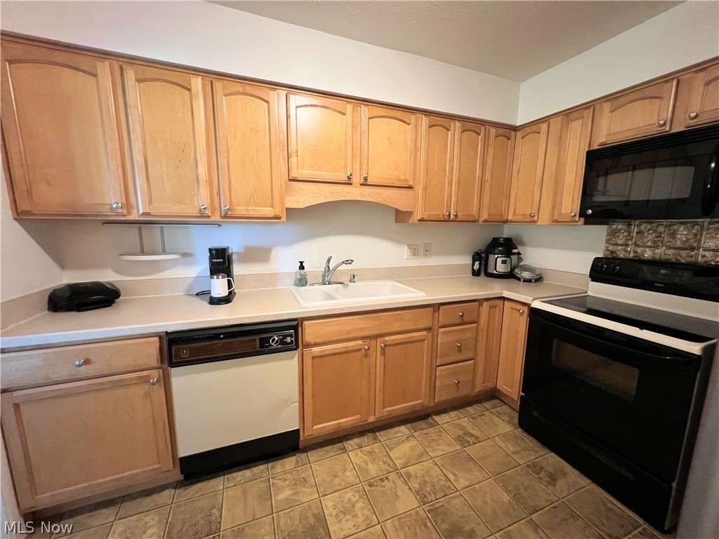 Deepwood Condo - Residential