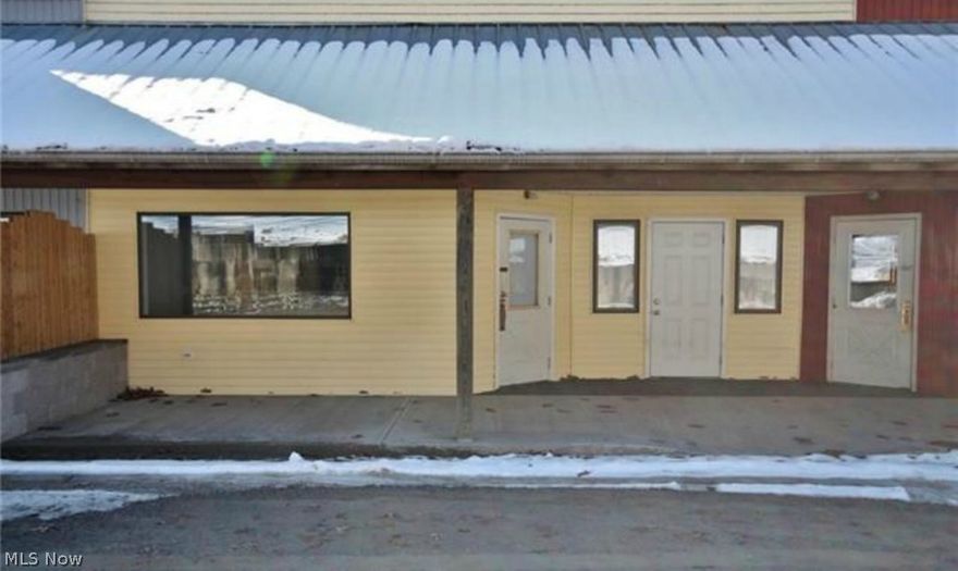 Newly Remodeled 2 Bedroom 1 Bath apartment! Located right off of 60 South. Conveniently located to shopping and dining. Call today for your private​​‌​​​​‌​‌​​​‌‌​​​‌‌‌​​‌​​‌‌​​​​ showing.