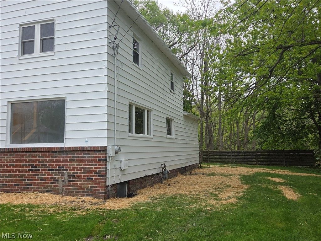 Photo of 137 Hiler Street, Conneaut, OH 44030 (MLS # 5209927)