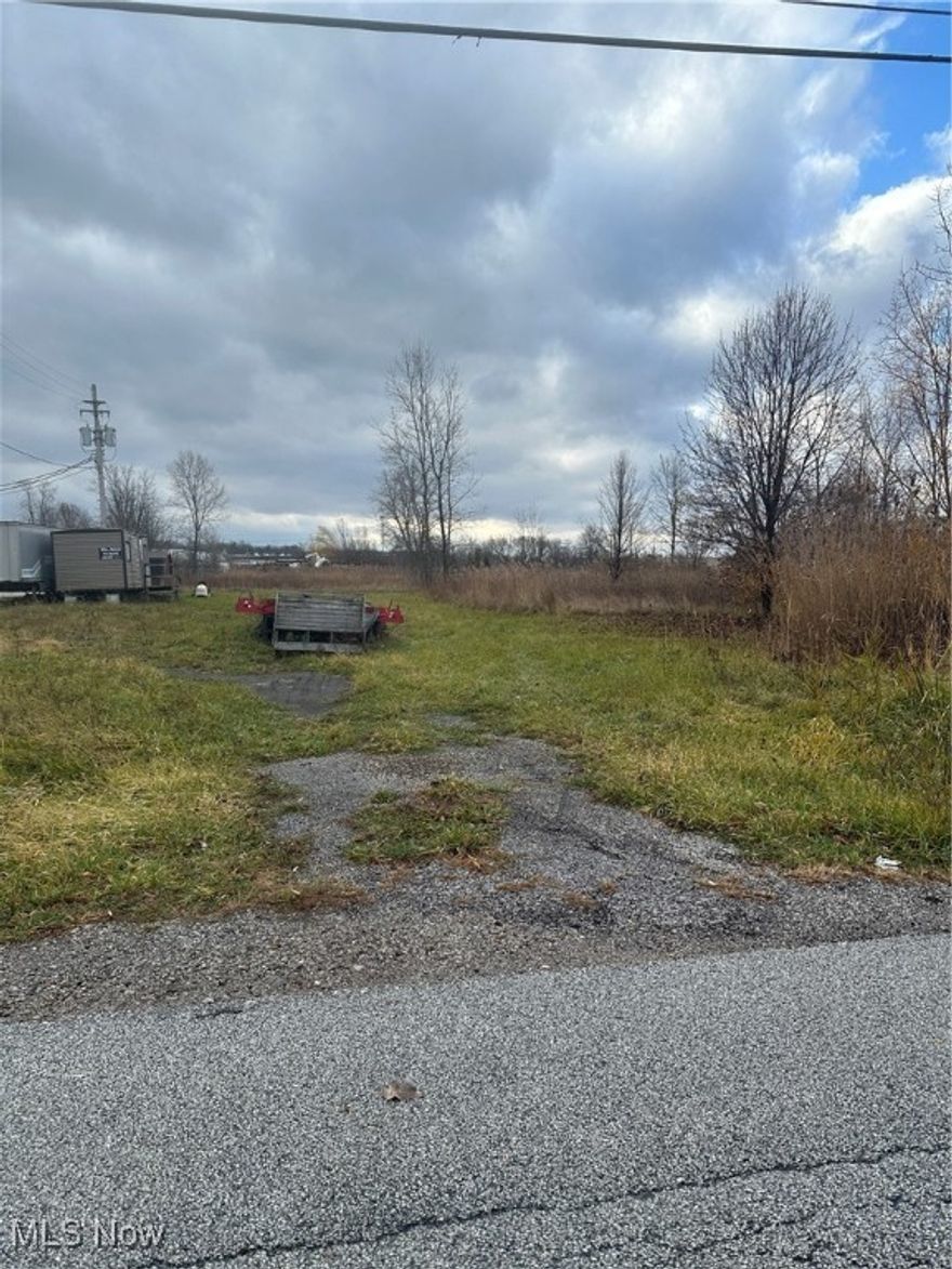 Great buy for the money!  Prime lot off heavily traveled Tyler Boulevard.  Plenty of parking available!  Easy access to Mentor Avenue, St. Rt. 306 and 615.  Easy access to Rt 90 and Rt 2.