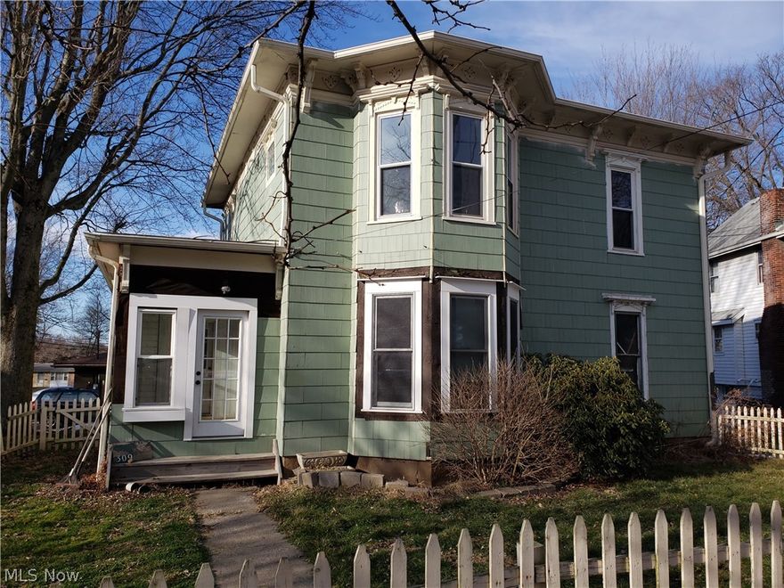 Attention investors! Perfect location for this 2 unit investment property. Tons of character with plenty of updates: updated bathrooms, newer furnaces, fresh paint, new steps up to the upper unit, gorgeous bay window, enclosed front porch, fenced in front yard and more. Still some work needed in the lower unit. Fantastic opportunity to owner occupy the lower unit and generate income from the upper unit. Or, complete the lower unit and use both as an income generating investment. Close to downtown Kent, shopping, dining and more.