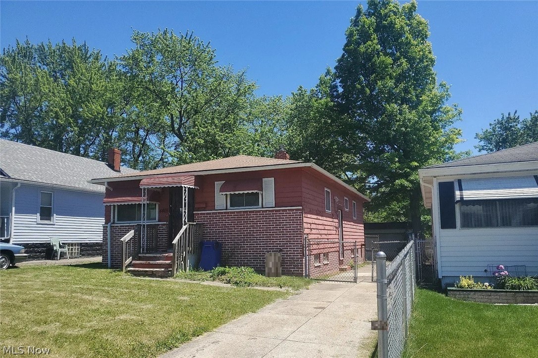 What a great ranch for Investors or smart Buyers!
3 well-sized bedrooms, full bone-dry basement, 2 car garage with concrete driveway.