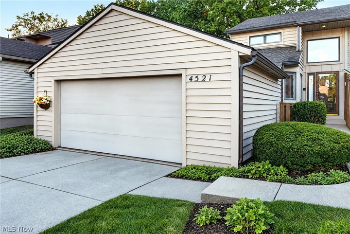 Photo 1 of 49 — 4521 Oakhill Boulevard, Lorain, OH 44053