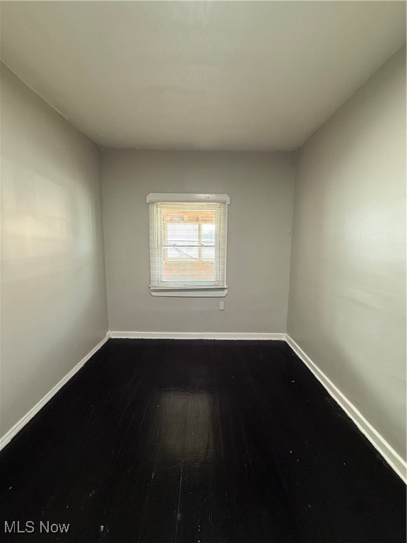 L H Mcarthurs - Residential Lease