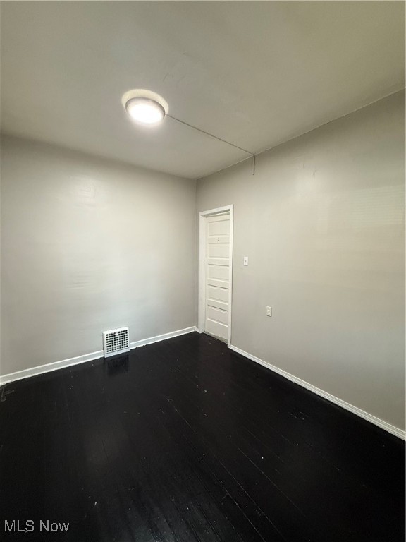 L H Mcarthurs - Residential Lease