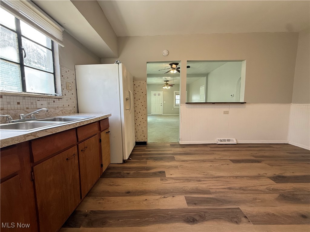 L H Mcarthurs - Residential Lease