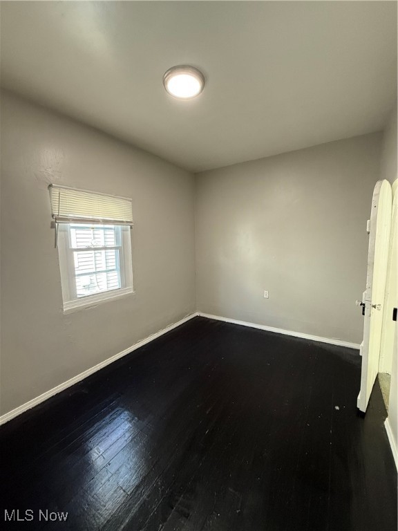 L H Mcarthurs - Residential Lease