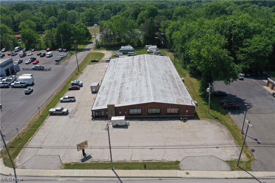 Welcome to this exceptional warehouse or commercial building, boasting an impressive total square footage of 17,540 square feet. Located in a highly sought-after area, this property offers the perfect blend of size, zoning, and convenience, making it an ideal choice for various business ventures.
Size and Space: With a generous total area of 17,540 square feet, this commercial building provides ample room to accommodate a wide range of operations. The spacious layout ensures flexibility and versatility for businesses of all sizes. Zoned Retail TRD: This property is zoned as Retail TRD (Trade and Retail District), which presents an incredible opportunity for businesses looking to establish a presence in a vibrant commercial area. The zoning permits a diverse range of retail and trade-related activities, allowing you to tap into a bustling market. Don't miss out on the chance to secure this outstanding warehouse or commercial building in a prime retail location. With its impressive square footage, Retail TRD zoning, and excellent features, it represents a unique opportunity to establish or expand your business presence. Schedule a viewing today and explore the endless potential this property holds for your future success.