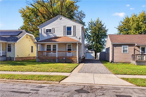 Photo of 147 Fairlawn Avenue, Elyria, OH 44035 (MLS # 5255093)