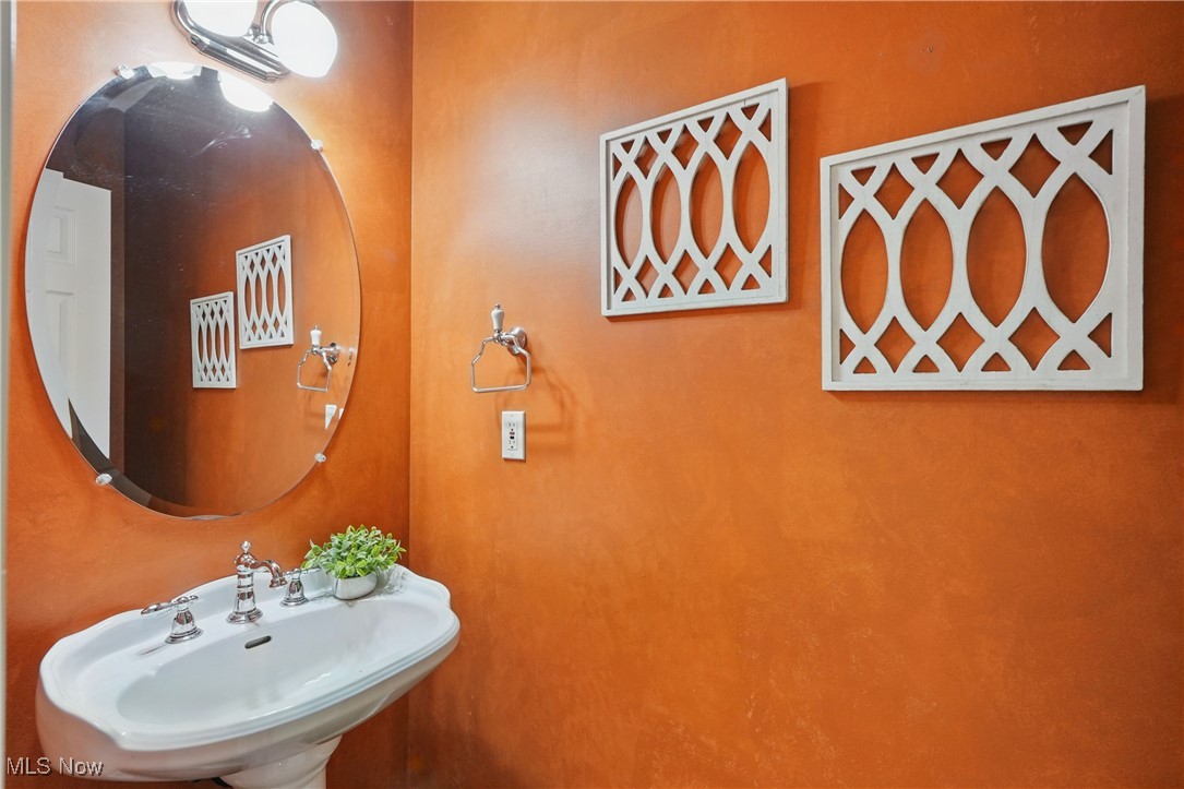 Concord, Ohio 44077, United States, 4 Bedrooms Bedrooms, ,3 BathroomsBathrooms,Residential,Active,141352