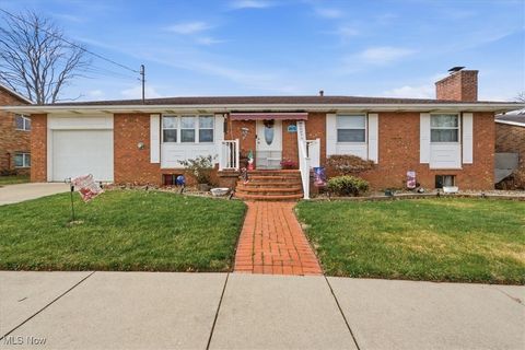 Photo of 2512 Capital Drive Dr, Parkersburg, WV 26101 (MLS # 5179125)