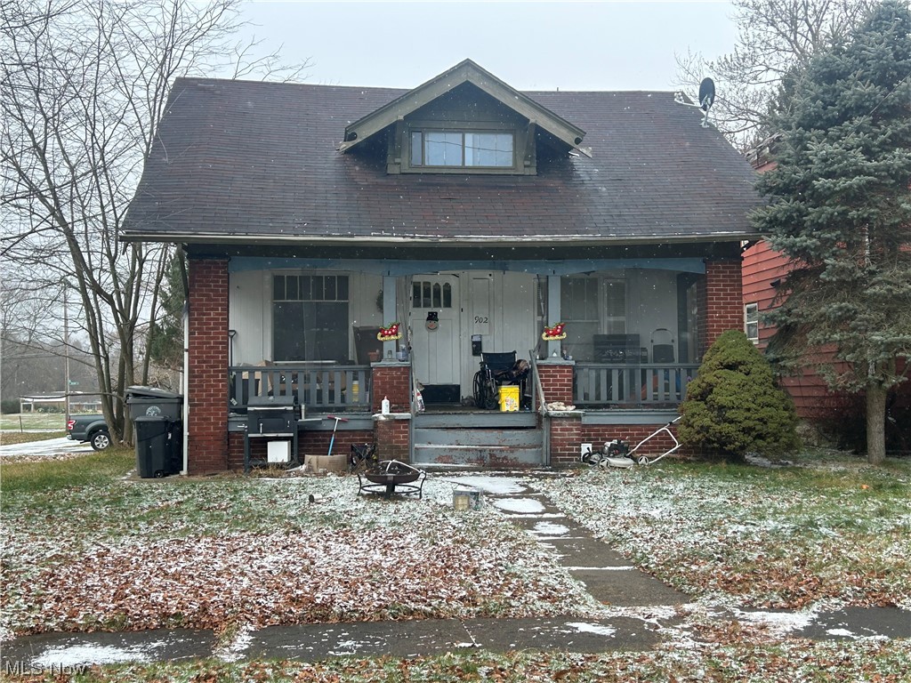 4 bedroom, 2 bath home. Detached 2 car garage. Zoned as duplex. 2 kitchens. Presently rented as single family.