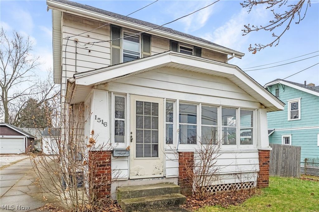 Photo of 1516 Newton Street, Akron, OH 44305 (MLS # 5195609)